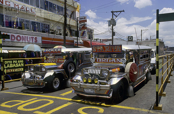 Jeepneys  traditionelle philippinische Taxis  Manila  Philippinen  Südostasien
