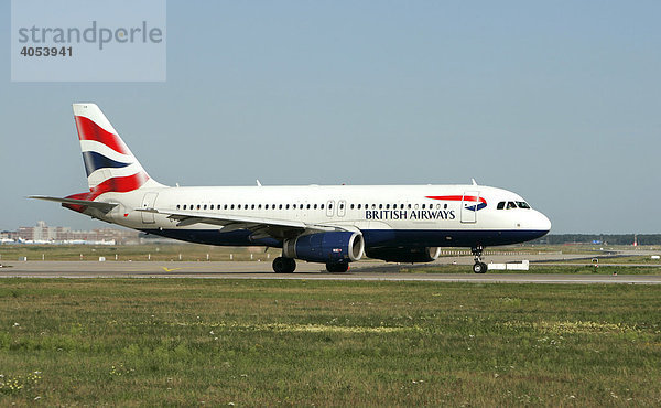 Flugzeug der British Airways Airbus auf dem Frankfurter Flughafen  Frankfurt  Hessen  Deutschland  Europa