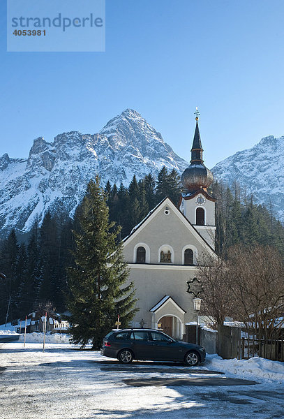 Die Kirche zum Heiligen Josef  Biberwier  Tirol  Österreich  Europa
