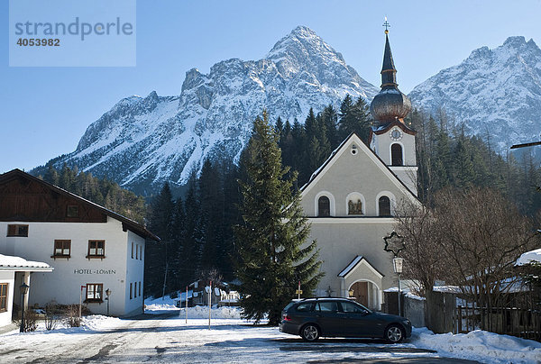 Die Kirche zum Heiligen Josef  Biberwier  Tirol  Österreich  Europa