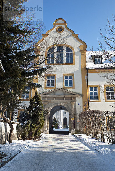 Das barocke Benediktinerkloster Ettal  Südtor  Ettal  Graswangtal  Bayern  Deutschland  Europa