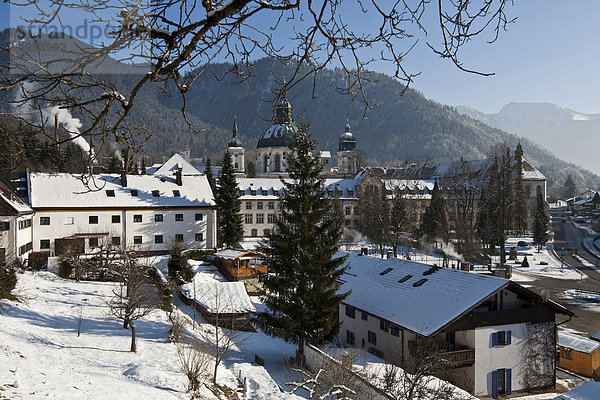 Das barocke Benediktinerkloster Ettal  Ettal  Graswangtal  Bayern  Deutschland  Europa