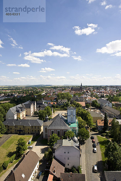 Altstadt von Friedberg mit Teilen der Burg Friedberg und der Nebenstelle des Finanzamts  Wetterau  Hessen  Deutschland