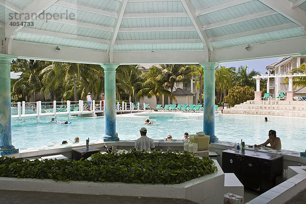 Poolbar  Hotel Tryp Peninsula  Varadero  Kuba  Cuba  Karibik  Amerika