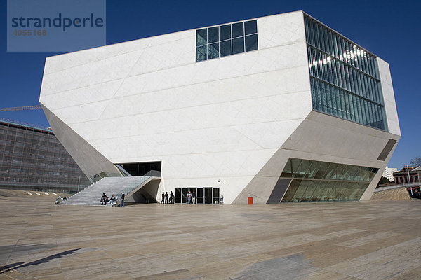 Casa Da Musica  House of Music  das im Jahr 2005 fertiggestellte Opernhaus des holländischen Architekten Rem Koolhaas  Porto  UNESCO Weltkulturerbe  Portugal  Europa