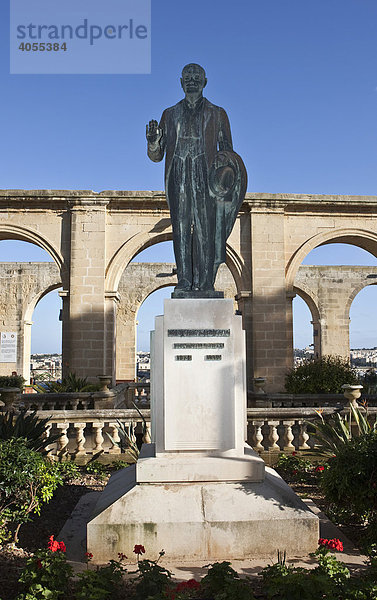 Denkmal von Lord Strickland im Upper Barracca Garden  Valletta  Malta  Europa