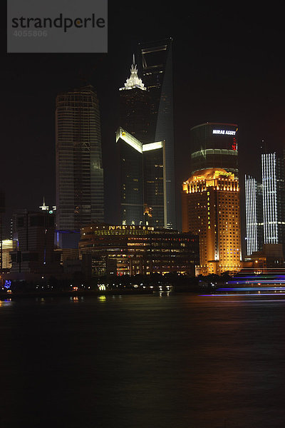 Pudong  Nachtaufnahme  Shanghai  China  Asien
