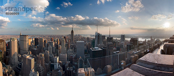 Manhattan Panorama vom Rockefeller Center  New York City  New York  USA
