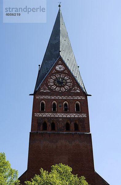Turm der Johanniskirche  Lüneburg  Niedersachsen  Deutschland  Europa
