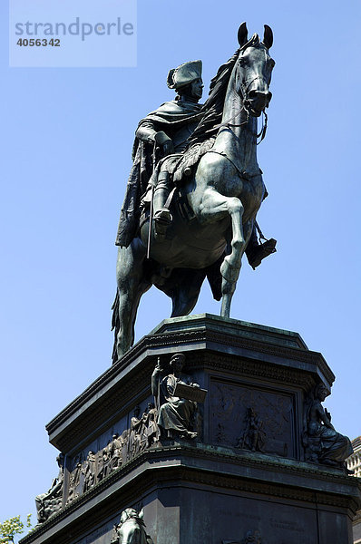 Denkmal des Alten Fritz  Friedrich der Große auf dem Pferd  Berlin  Deutschland  Europa