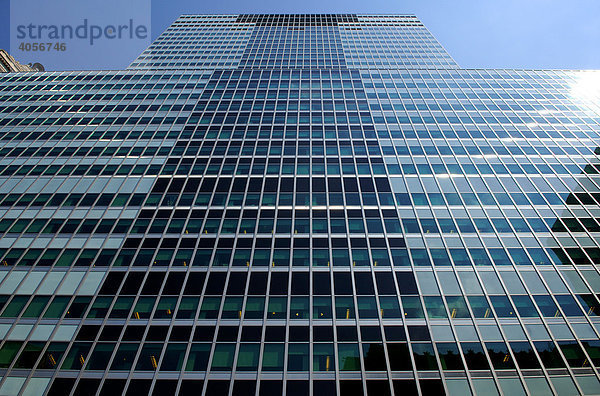 Fassade eines Wolkenkratzers  New York City  USA