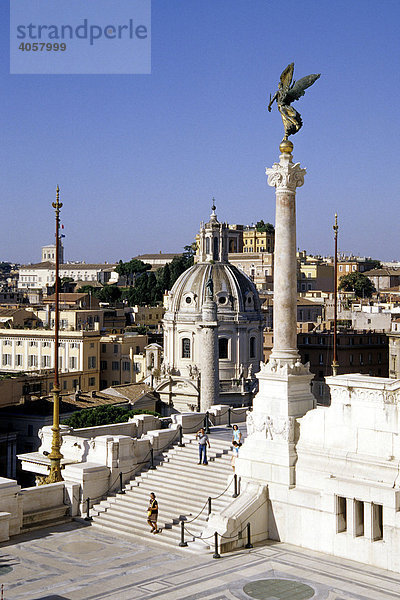 Vittoriano  Monumento a Vittorio Emanuele II  Altare della Patria  imperiale Gedenkstätte  Via del Teatro di Marcello  Rom  Italien  Europa