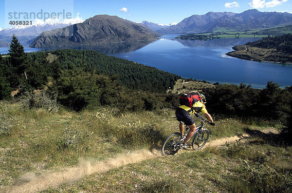 Mountainbiker  Fishermen's Track  Lake Wanaka  Südinsel  Neuseeland