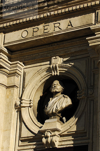 Opera  Schrift am Theater  Orange  Provence  Frankreich  Europa