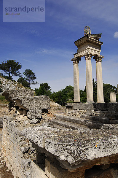 Tempel von Glanum  Plateau des Antiques  Saint Remy de Provence  Provence  Frankreich  Europa