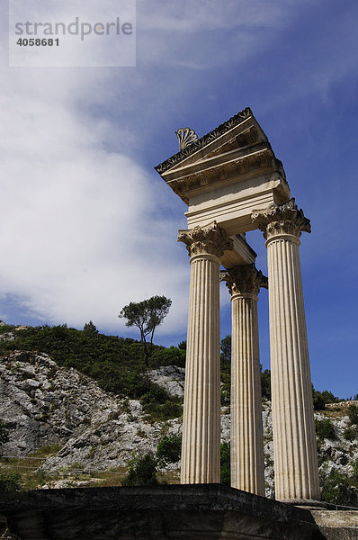 Tempel von Glanum  Plateau des Antiques  Saint Remy de Provence  Provence  Frankreich  Europa