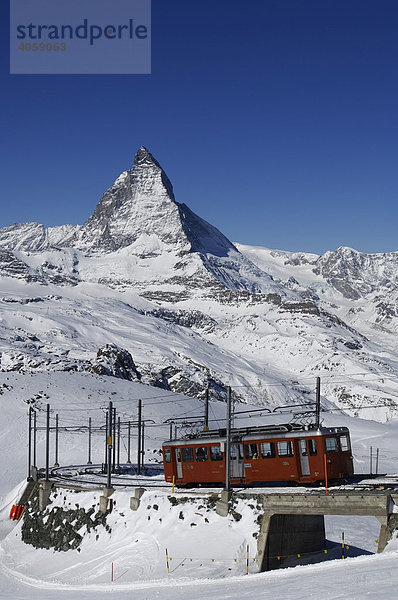 Gornergratbahn bei Riffelberg  Matterhorn  Zermatt  Wallis  Schweiz  Europa