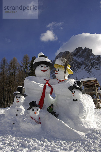 Schneemänner auf der Rotwand  Hochpustertal  Dolomiten  Südtirol  Italien