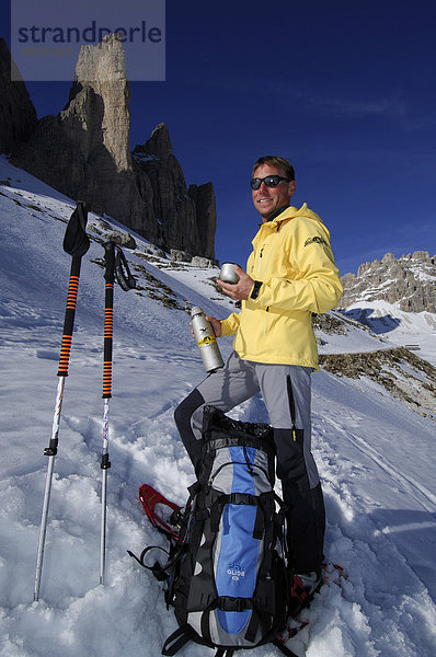 Schneeschuh-Wanderer  Drei Zinnen  Hochpustertal  Dolomiten  Südtirol  Italien  Europa