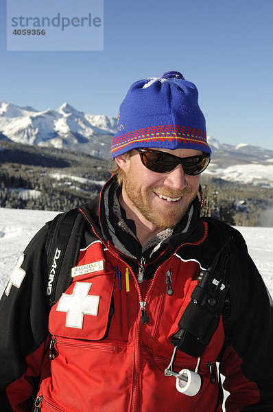 Mann von der Skiwacht  Skigebiet Telluride  Colorado  USA