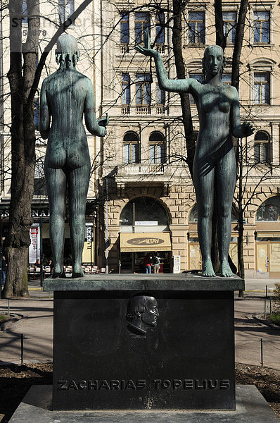 Zacharias Topelius Bronzeplastik  Esplanade  Helsinki  Finnland  Europa