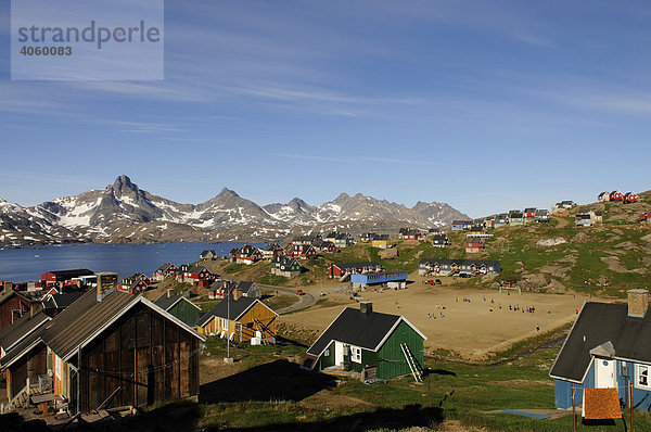 Ortschaft im Kong-Oscar-Fjord  Tasiilaq  Ammassalik  Ostgrönland  Grönland