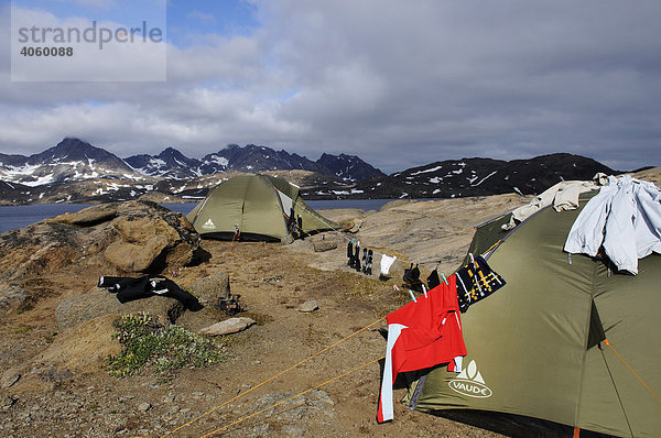 Zeltplatz im Kong-Oscar-Fjord  Tasiilaq  Ammassalik  Ostgrönland  Grönland