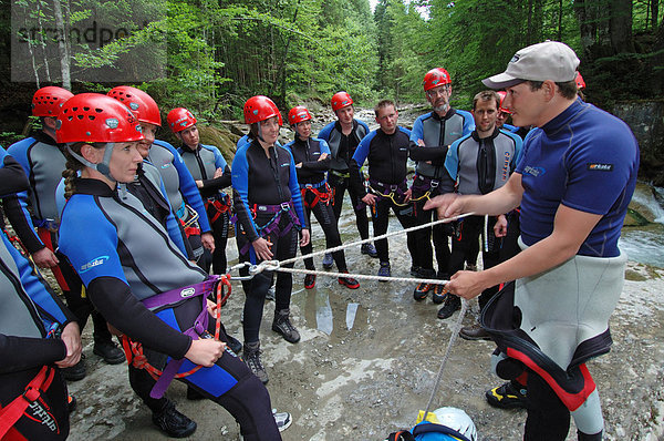 Gruppe beim Canyoning  Allgäu  Bayern  Deutschland  Europa