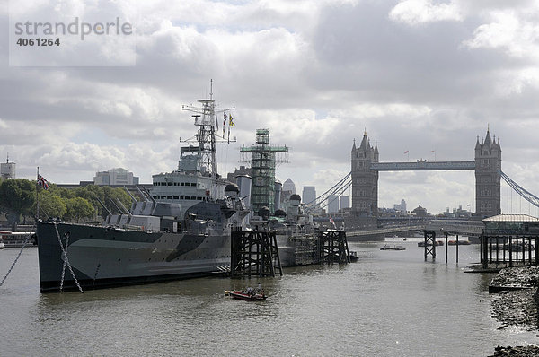 HMS Belfast  Tower Bridge  London  Großbritannien  Europa