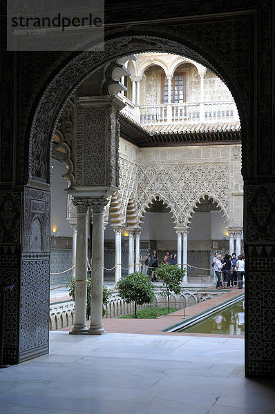Patio de Monteria  Innenhof  Alcazar  mittelalterlicher Königspalast  Sevilla  Andalusien  Spanien  Europa