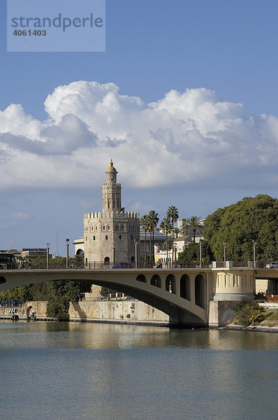 Torre del Oro  Goldturm  Sevilla  Andalusien  Spanien  Europa