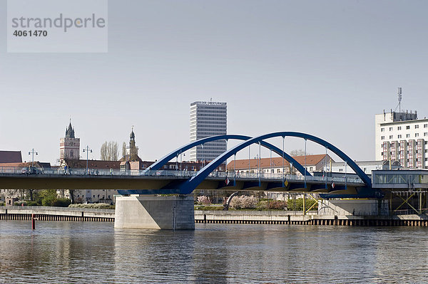 Skyline mit Oderbrücke  Frankfurt/Oder  Brandenburg  Deutschland  Europa
