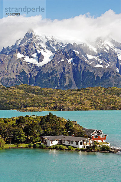 Unterkunft Hosteria Pehoe am Pehoe See  Torres del Paine Nationalpark  Patagonien  Chile  Südamerika