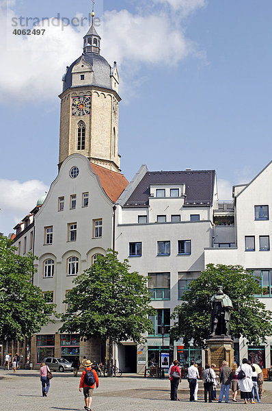 Marktplatz von Jena und Stadtkirche St. Michael  Thüringen  Deutschland  Europa