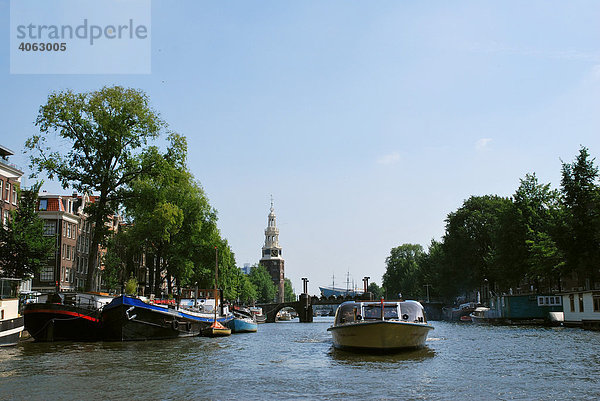 Oudeschans  hinten Montelbaanstoren  Grachten  Amsterdam  Niederlande  Europa