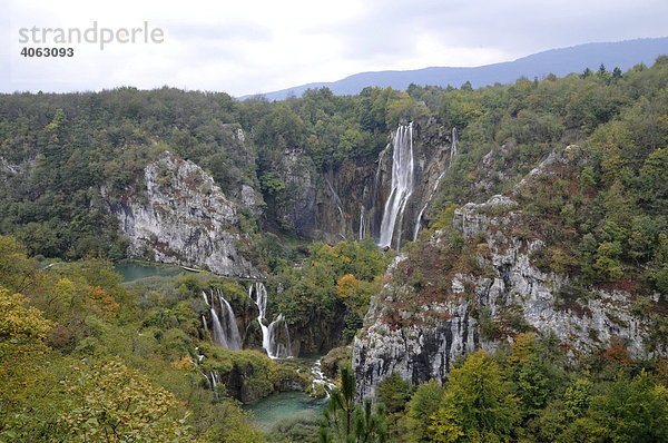 Großer Wasserfall  Veliki Slap  Plitwitzer Seen  Kroatien  Europa