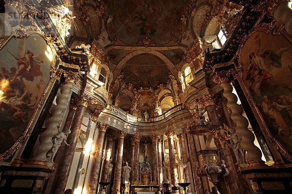 Innenansicht der Hofkirche  Teil des UNESCO-Welterbes Residenz in Würzburg  Bayern  Deutschland  Europa