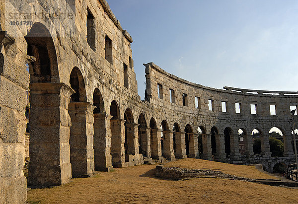 Innenansicht des antiken römischen Amphitheaters  Arena  Pula  Istrien  Kroatien  Europa