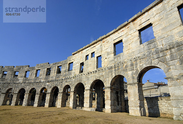 Antikes römisches Amphitheater  Arena  Pula  Istrien  Kroatien  Europa