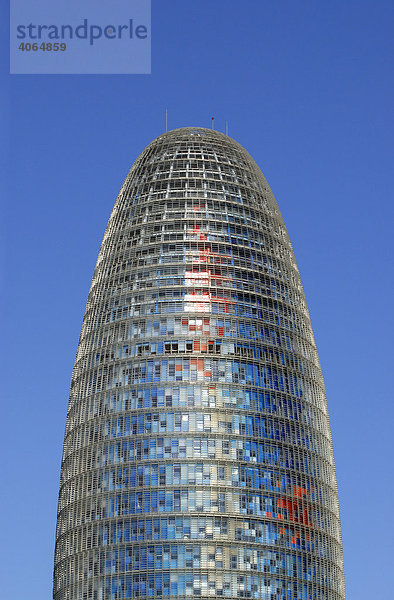 Wolkenkratzer Torre Agbar von Architekt Jean Nouvel  PlaÁa de les Glories Catalanes  Barcelona  Katalonien  Spanien  Europa