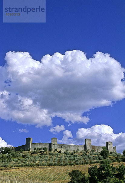 Mittelalterlicher Mauerring  Monteriggioni  Provinz Siena  Toskana  Italien  Europa
