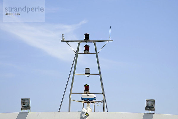 Signalmast von einem Motorschnellboot  Mallorca  Balearen  Spanien  Europa