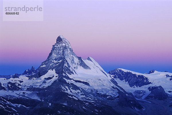 Matterhorn im Morgenrot  Zermatt  Schweizer Alpen  Schweiz  Europa