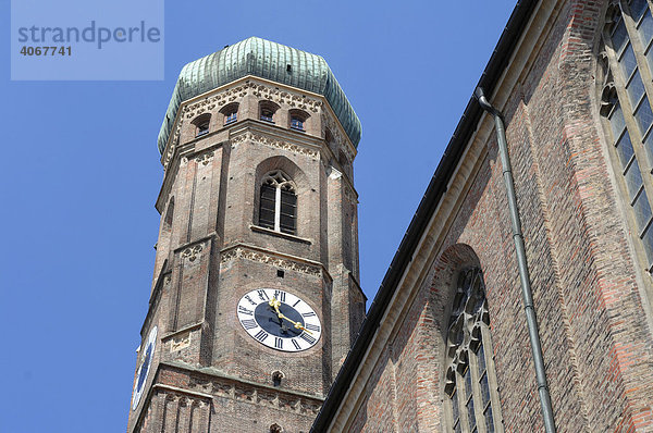 Turm der Frauenkirche  München  Bayern  Deutschland  Europa