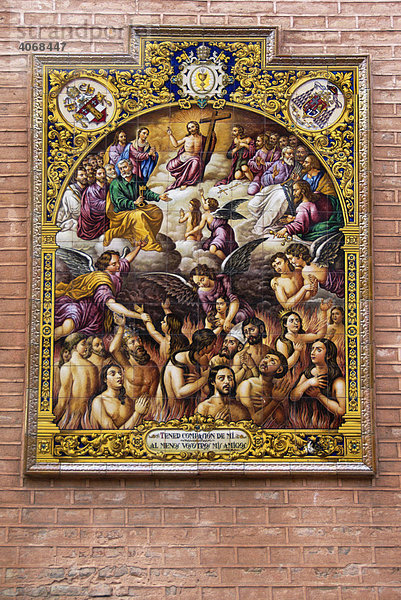Biblische Szene auf kunstvollen Keramiken  Außenmauer einer Kirche in Sevilla  Andalusien  Spanien  Europa