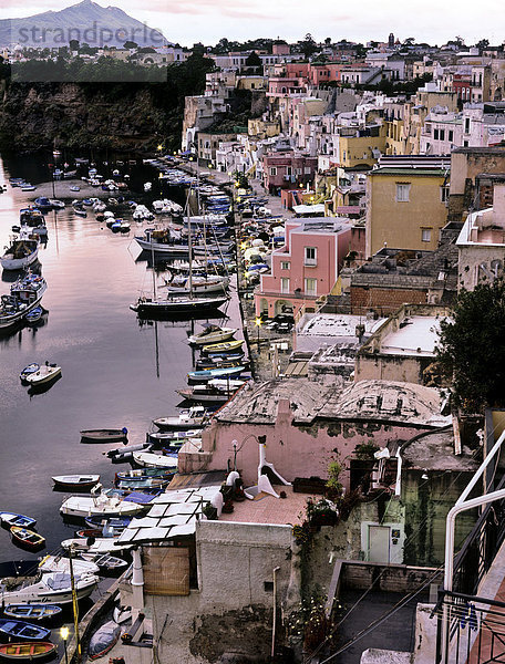 Fischerhafen  Procida  Italien  Europa