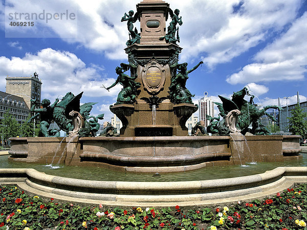 Mendebrunnen am Augustusplatz  Leipzig  Sachsen  Deutschland  Europa