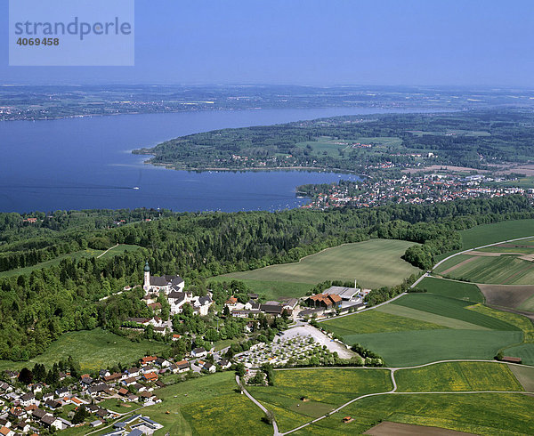 Kloster Andechs  Wallfahrtsort  Herrsching  Ammersee  Oberbayern  Bayern  Deutschland  Europa  Luftbild