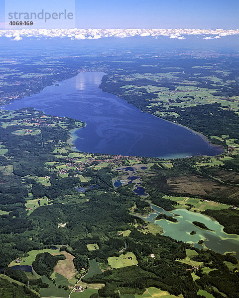 Starnberger See  vorne Osterseen mit Seeshaupt  Oberbayern  Bayern  Deutschland  Europa  Luftbild