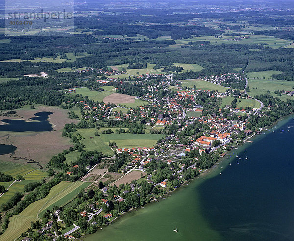 Seeshaupt am Starnberger See  links Osterseen  Oberbayern  Bayern  Deutschland  Europa  Luftbild